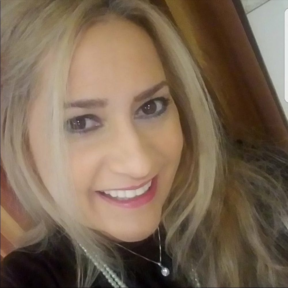 Meet your Posher, Esther